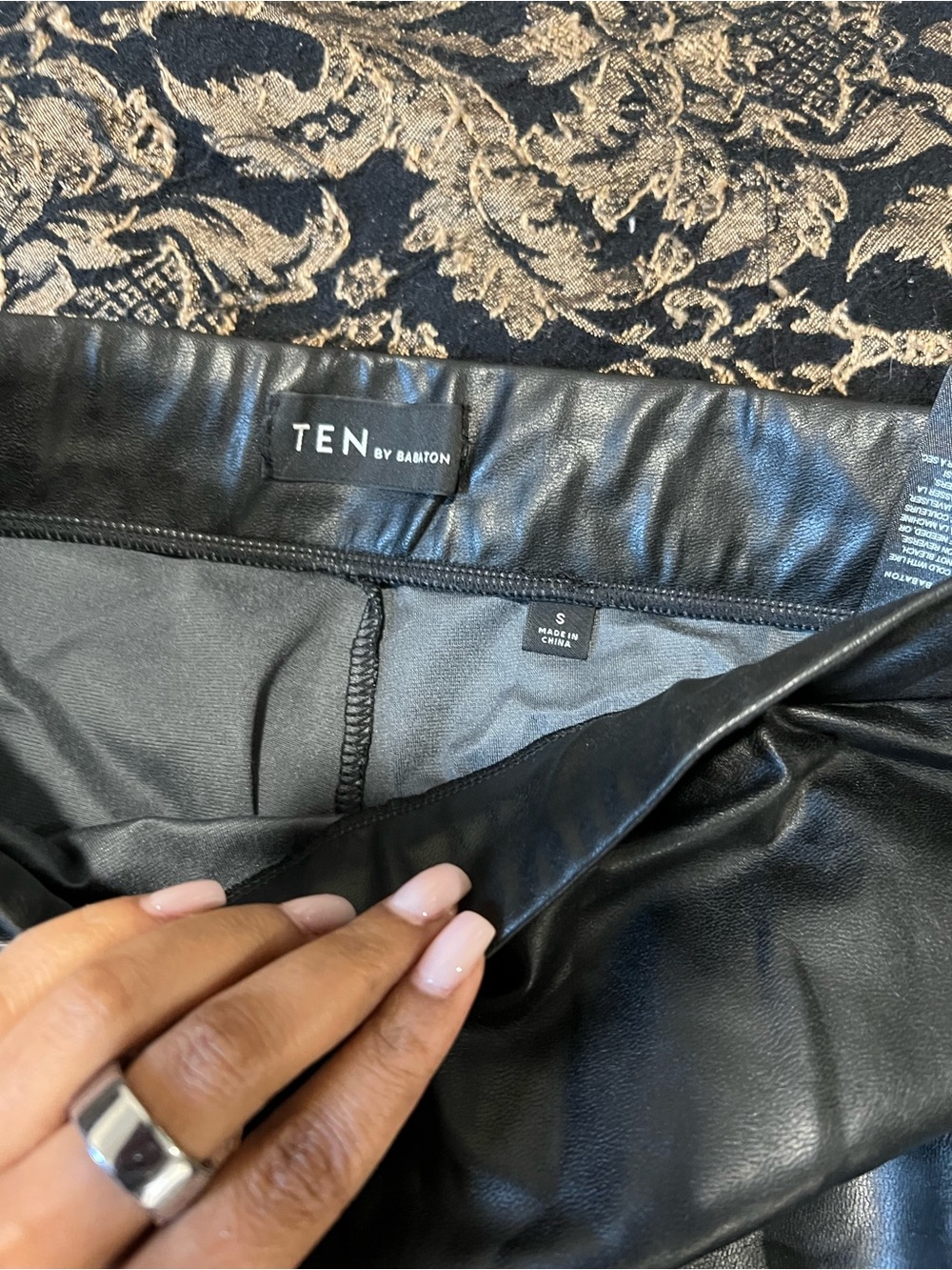 Aritzia Babaton Faux Leather Pants
